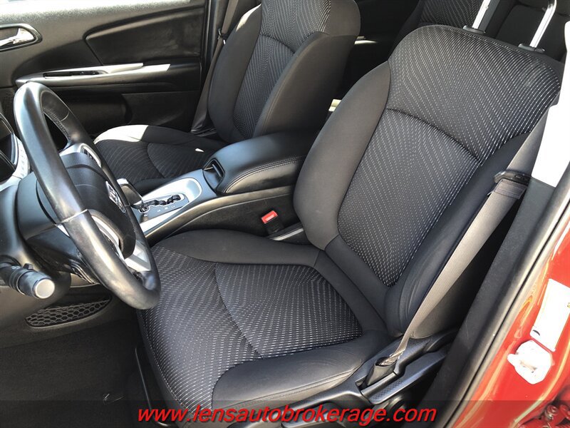 Used 2016 Dodge Journey SE w/ Flexible Seating Group FWD image 12
