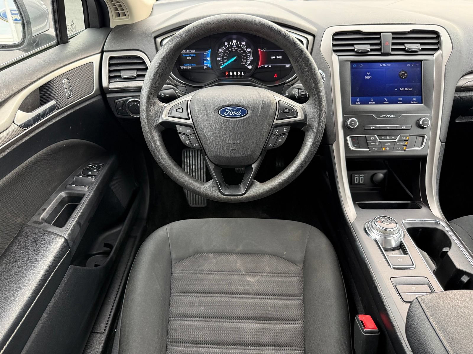 Used 2020 Ford Fusion SE FWD image 25