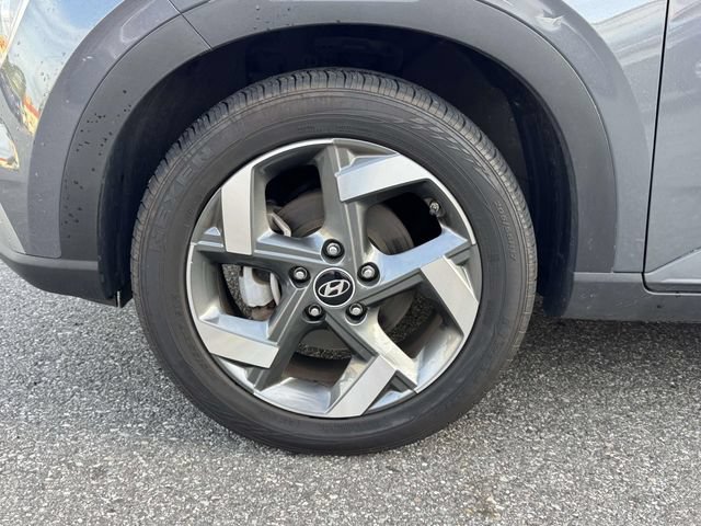 Used 2024 Hyundai Venue Limited FWD image 11