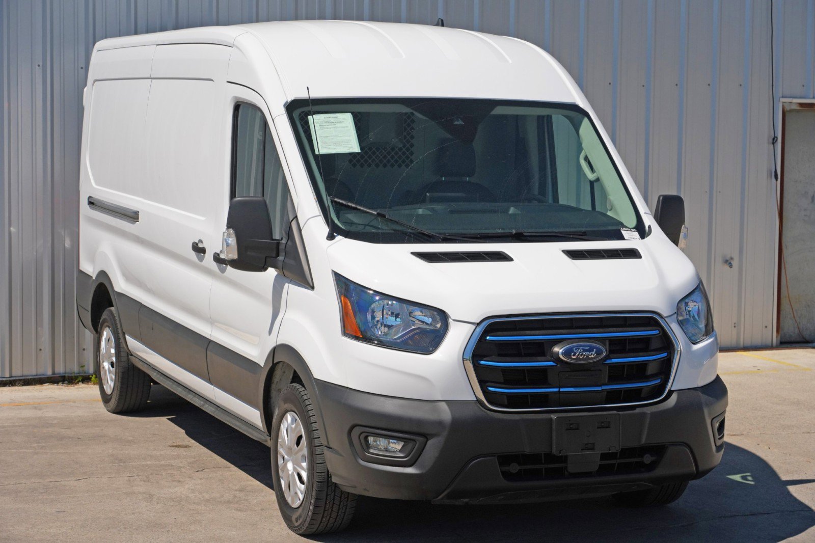 Used 2022 Ford E-Transit Medium Roof w/ Load Area Protection Package image 40