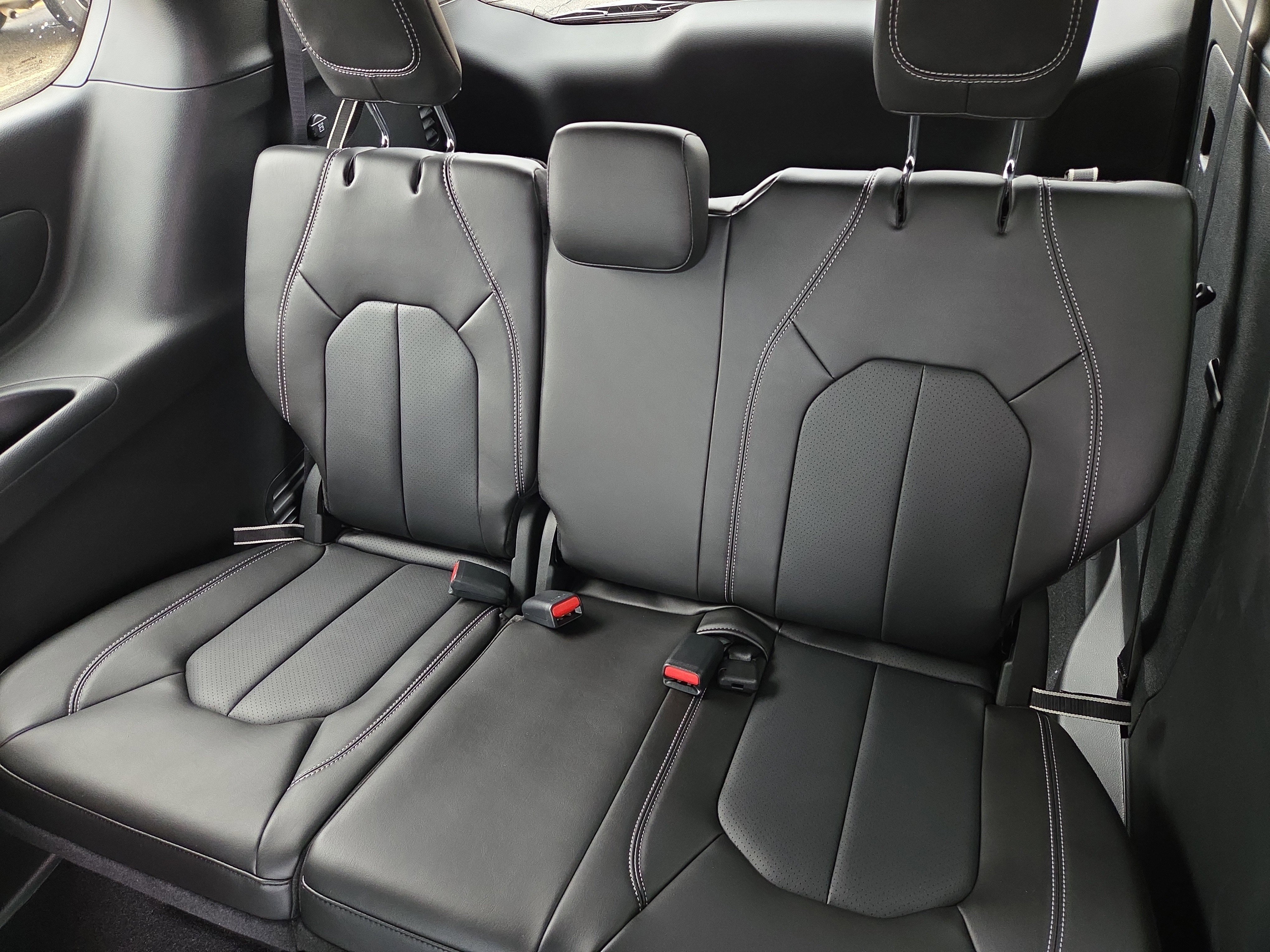 New 2026 Chrysler Pacifica Select image 6