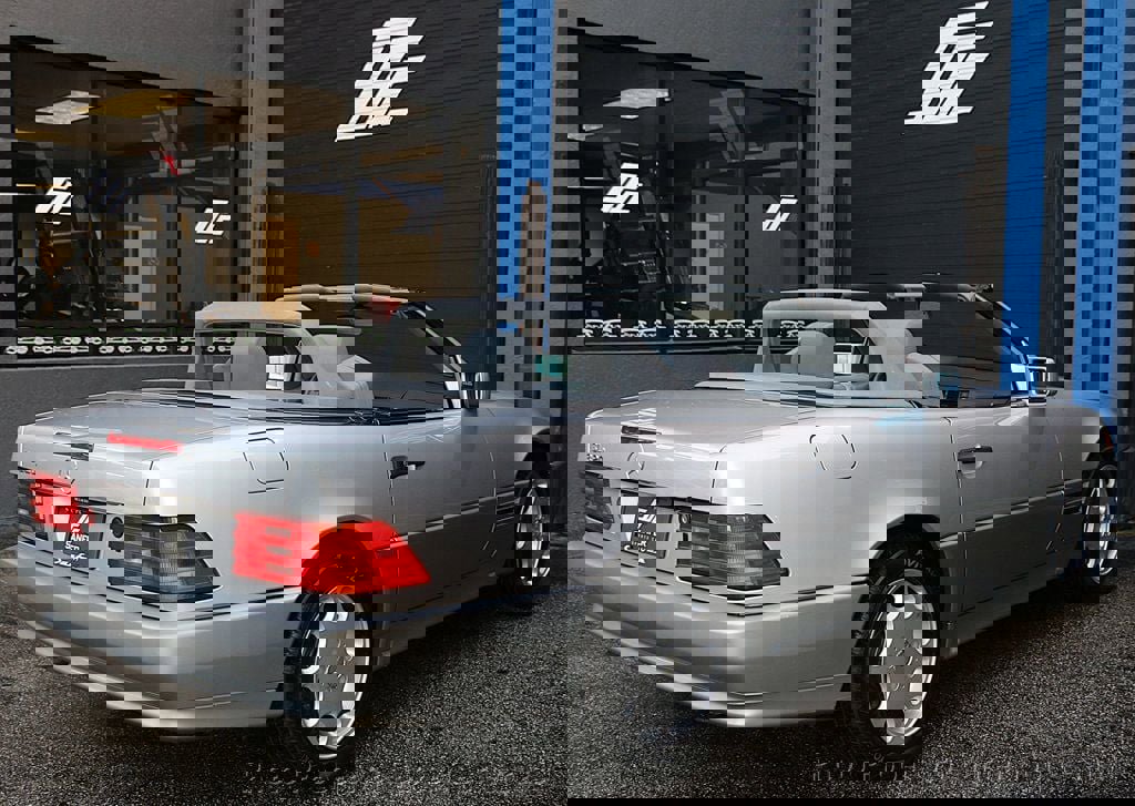 Used 1995 Mercedes-Benz SL 320 image 6