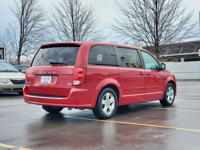 Used 2013 Dodge Grand Caravan SE image 2