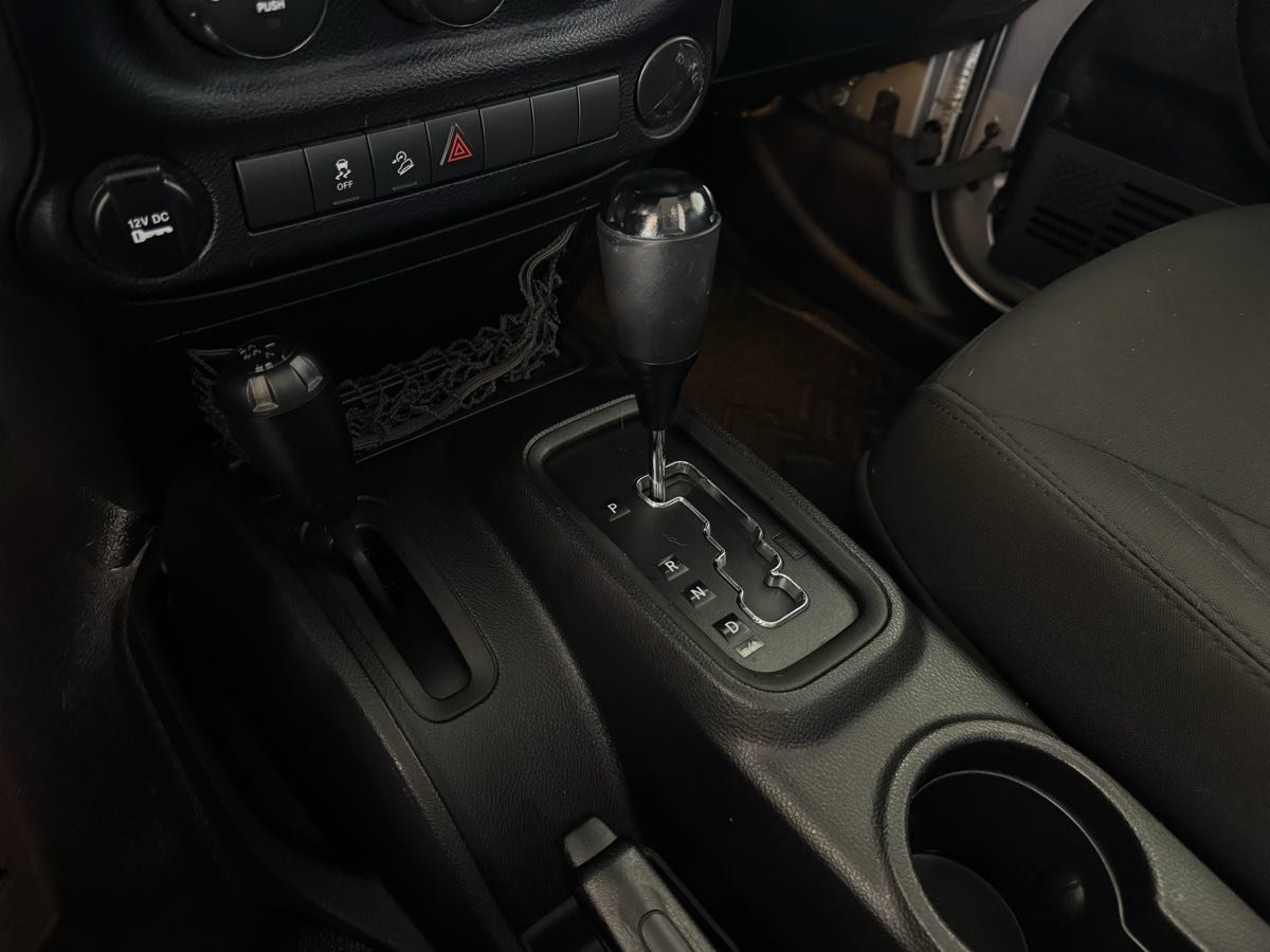 Used 2015 Jeep Wrangler Unlimited Sport AWD/4WD image 23