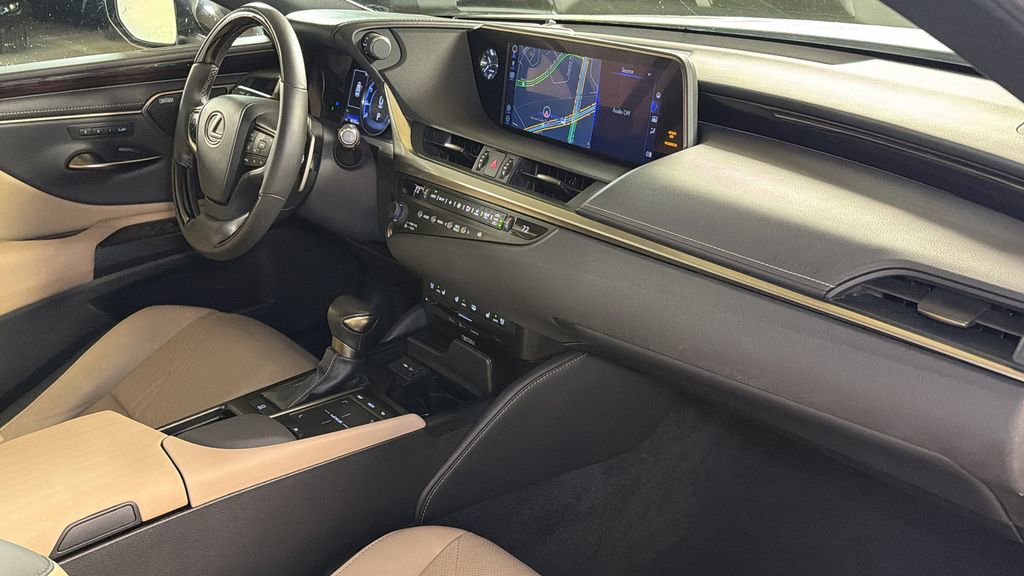 Used 2019 Lexus ES 350 Ultra Luxury w/ Accessory Package 2 image 10