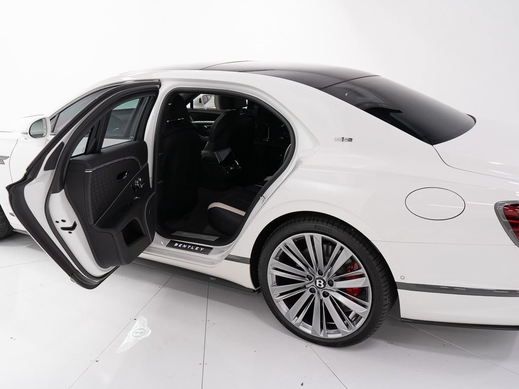 Used 2025 Bentley Flying Spur Plug-In Hybrid AWD/4WD image 20