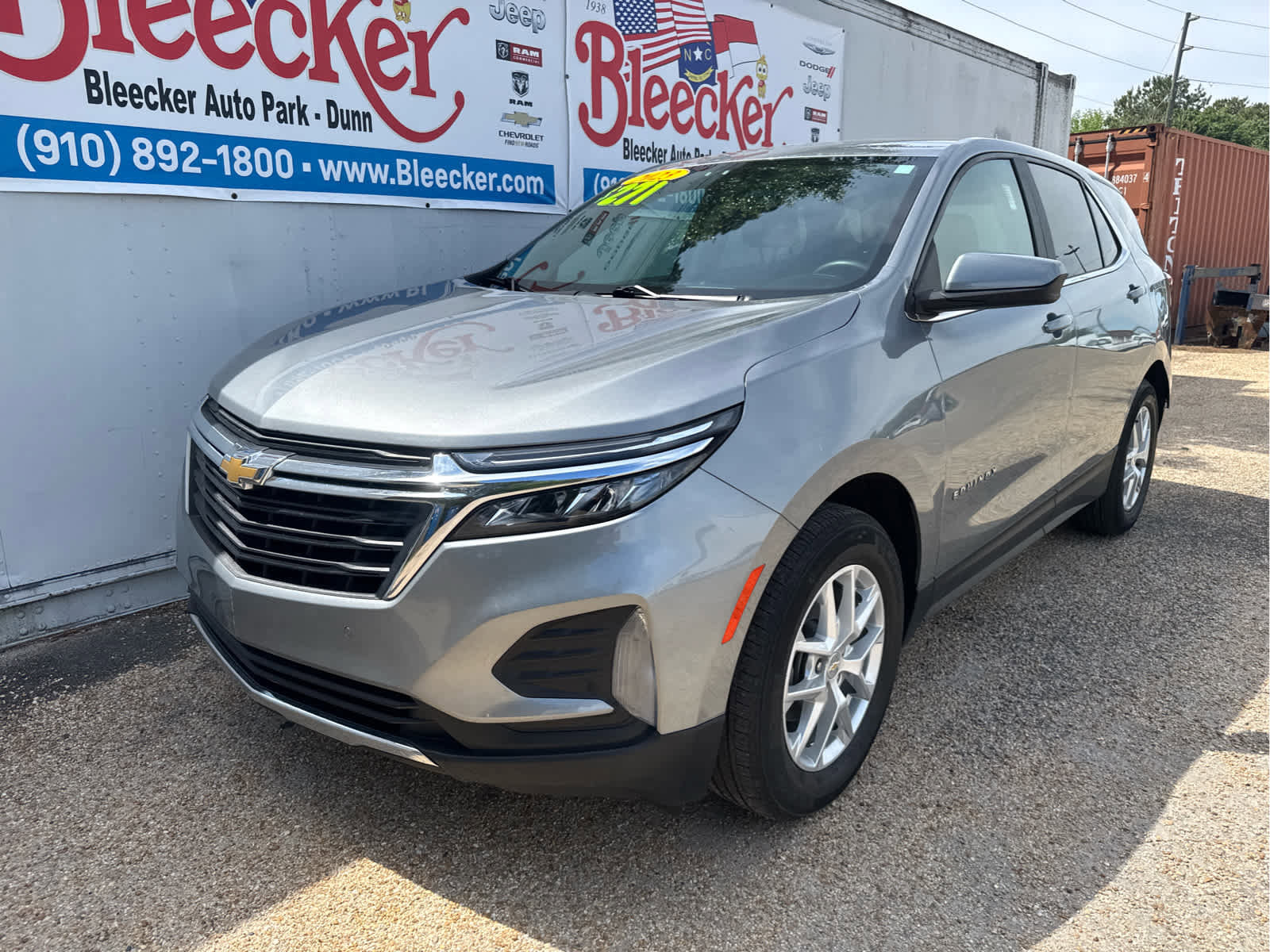 Used 2023 Chevrolet Equinox LT w/ Driver Convenience Package FWD image 6