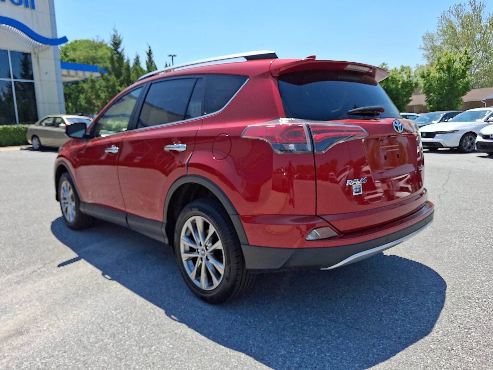 Used 2016 Toyota RAV4 Limited AWD/4WD image 4