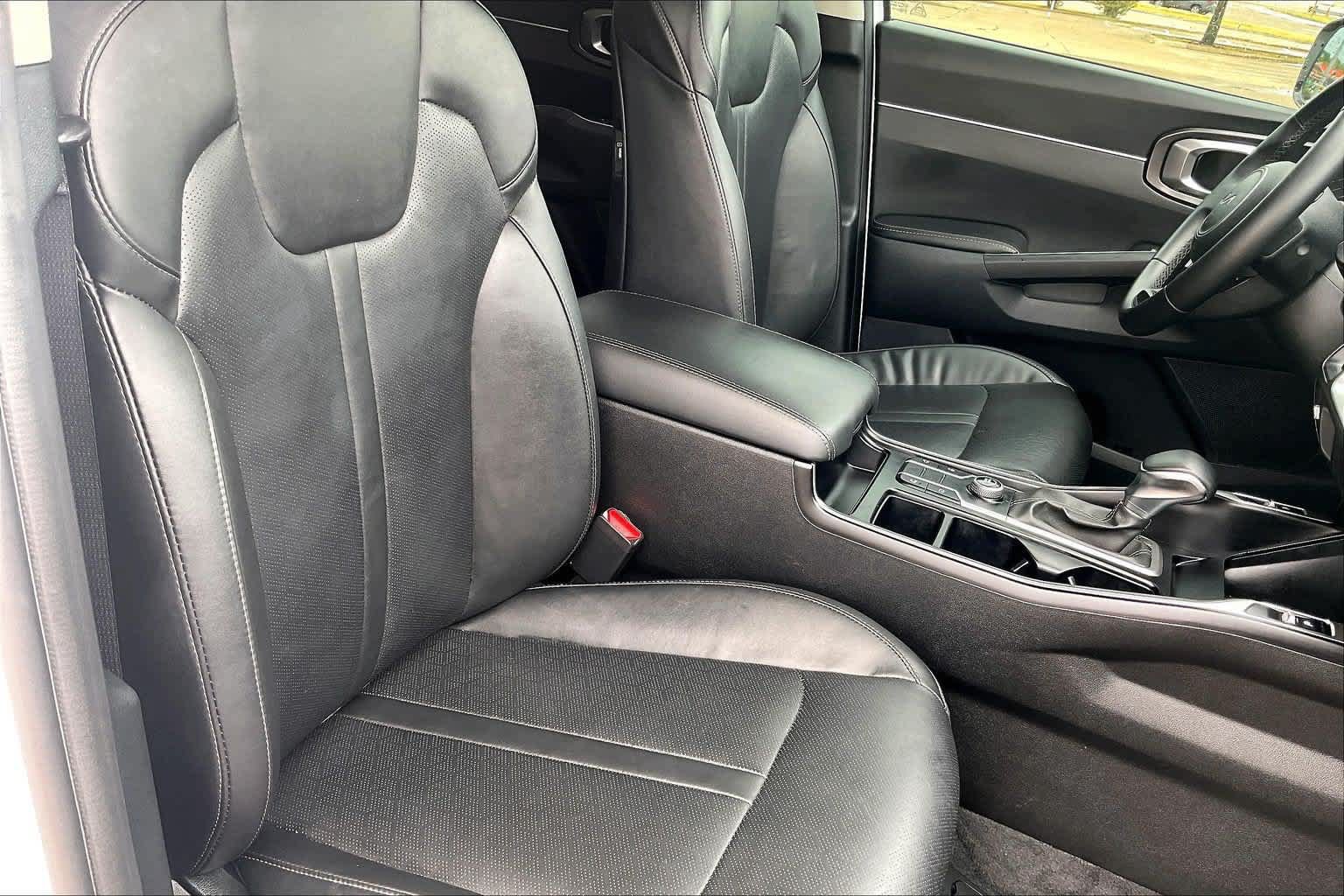Used 2023 Kia Sorento S FWD image 11