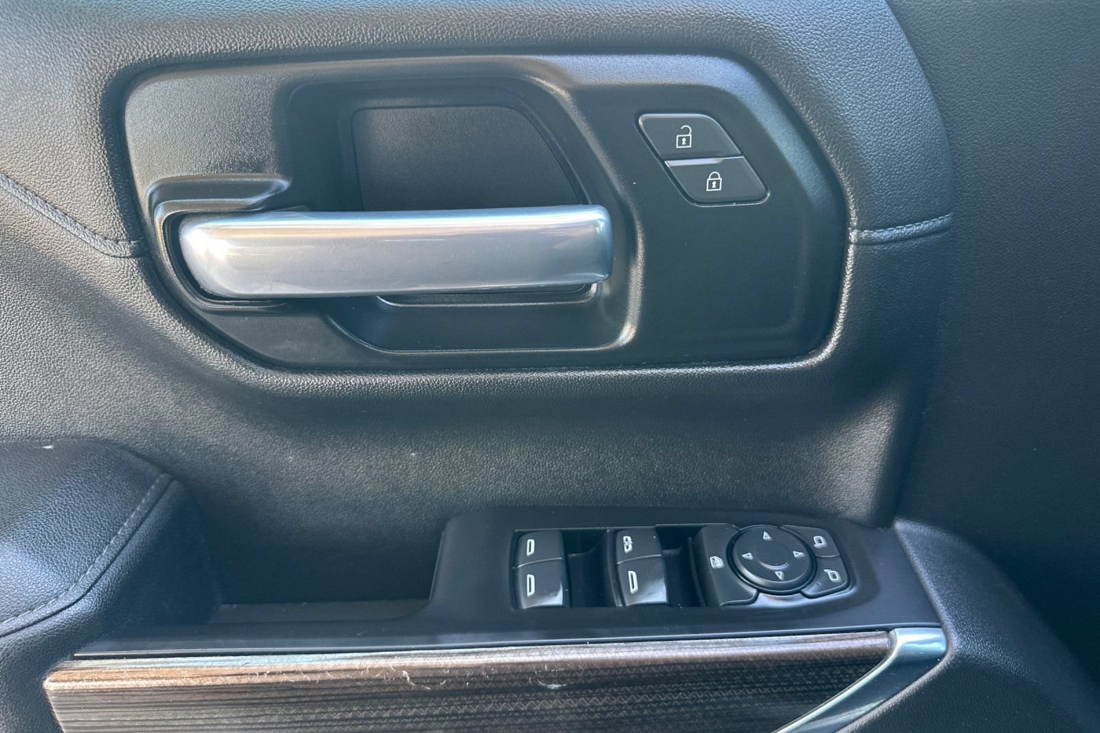 Used 2021 Chevrolet Silverado 1500 RST AWD/4WD image 11