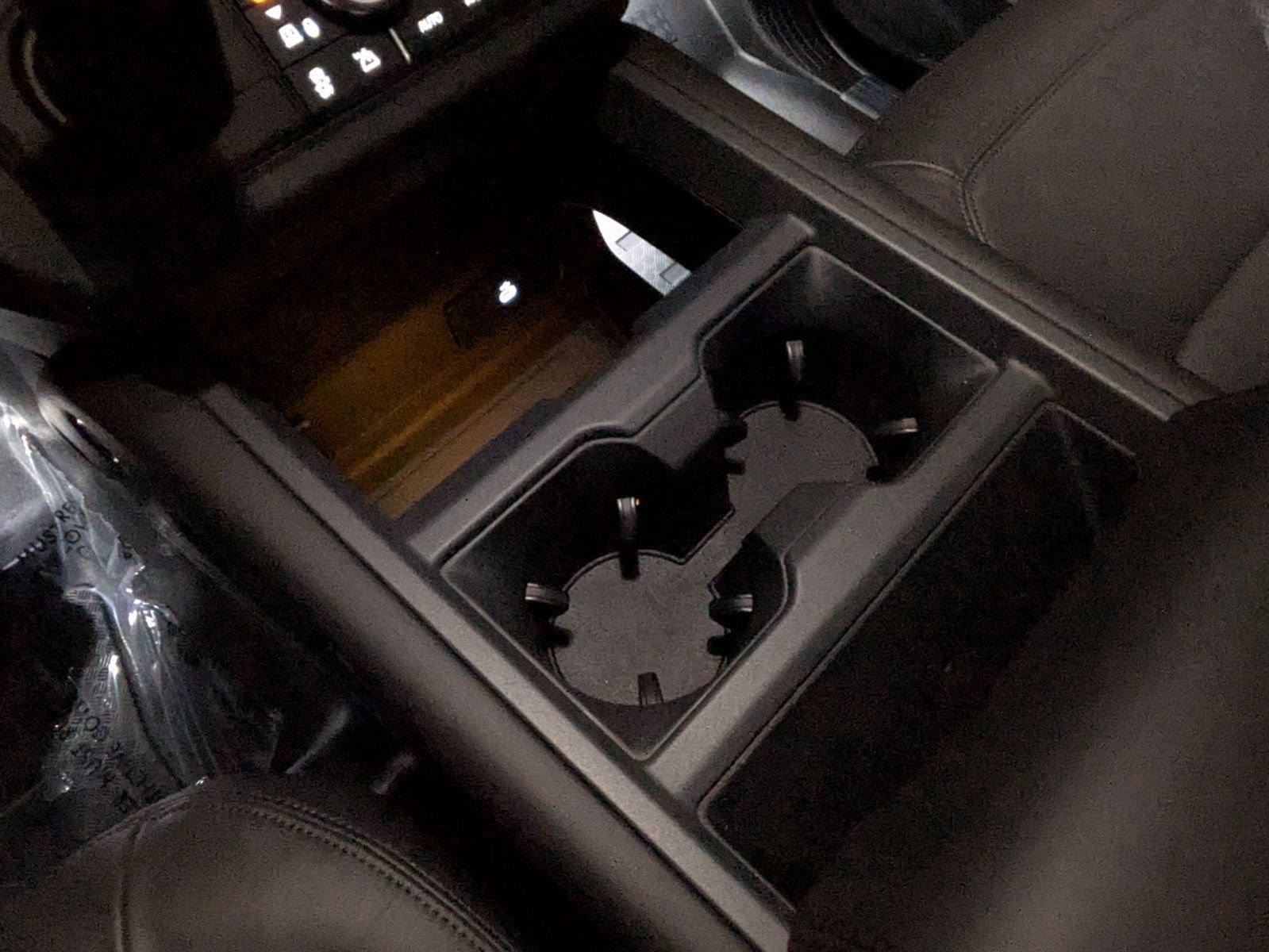 New 2026 Land Rover Defender 130 X-Dynamic SE AWD/4WD image 22