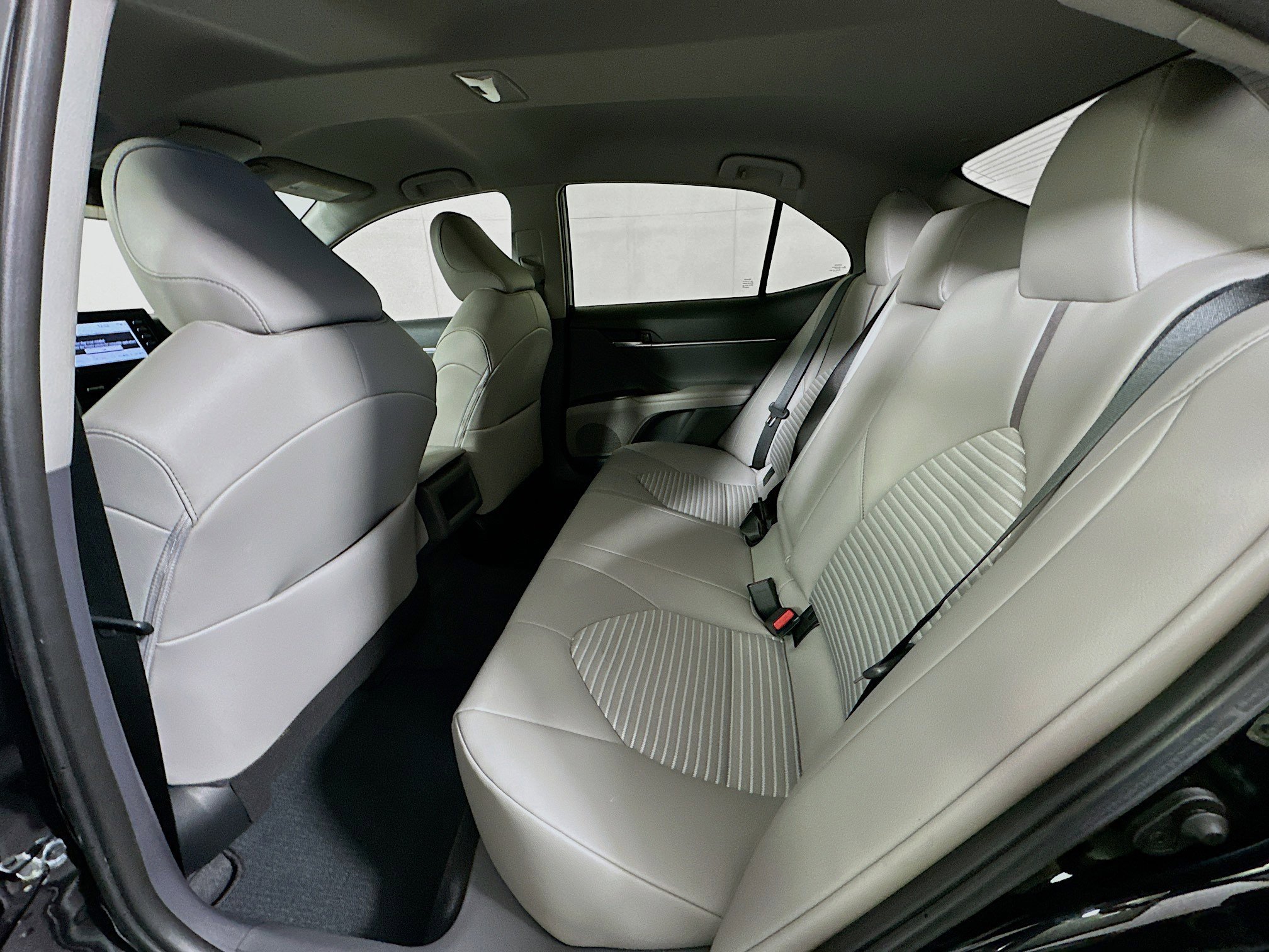Used 2024 Toyota Camry SE image 26