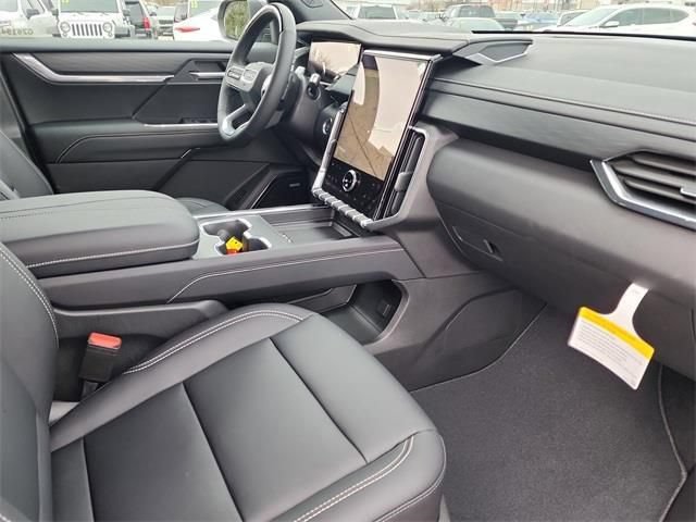 New 2026 GMC Acadia Elevation w/ Super Cruise Package FWD image 18