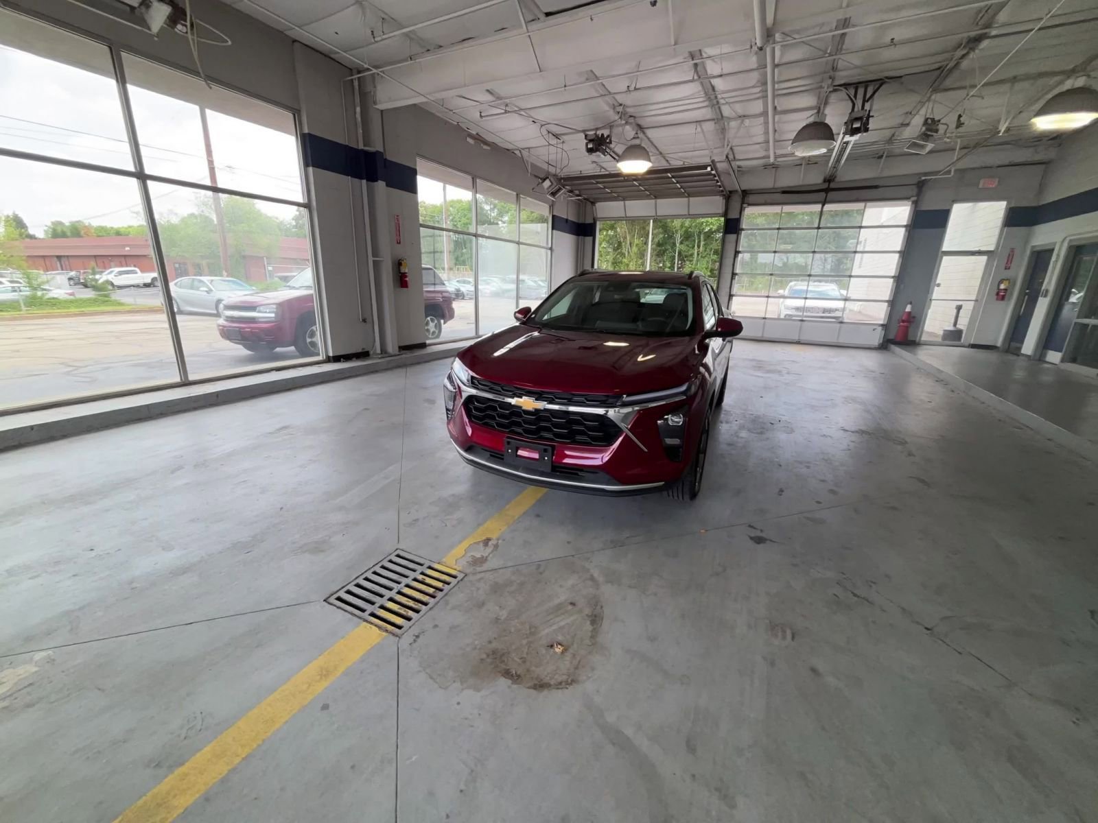 Used 2025 Chevrolet Trax LT FWD image 22