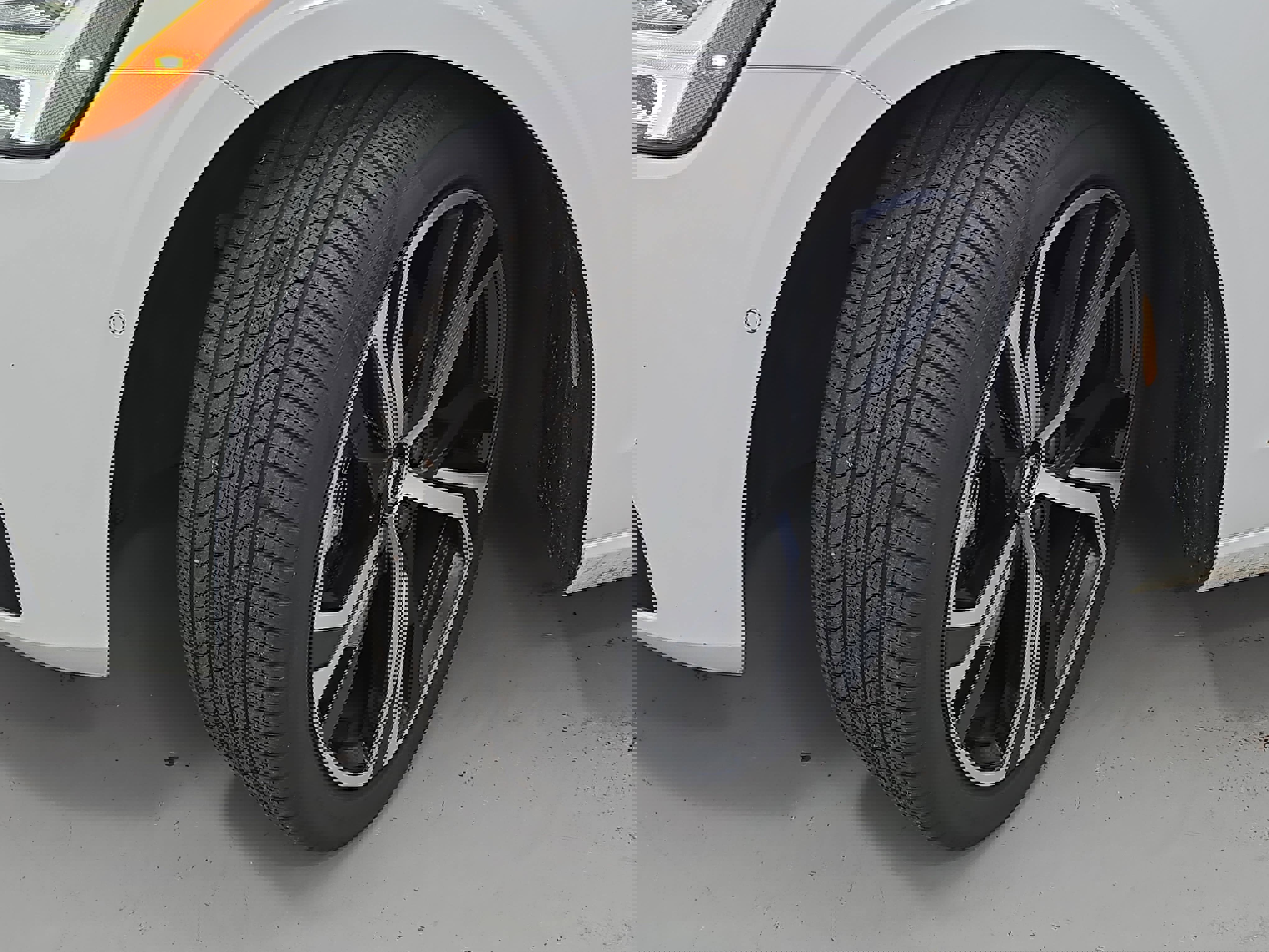 Used 2023 Volvo S60 B5 Plus w/ Climate Package image 32