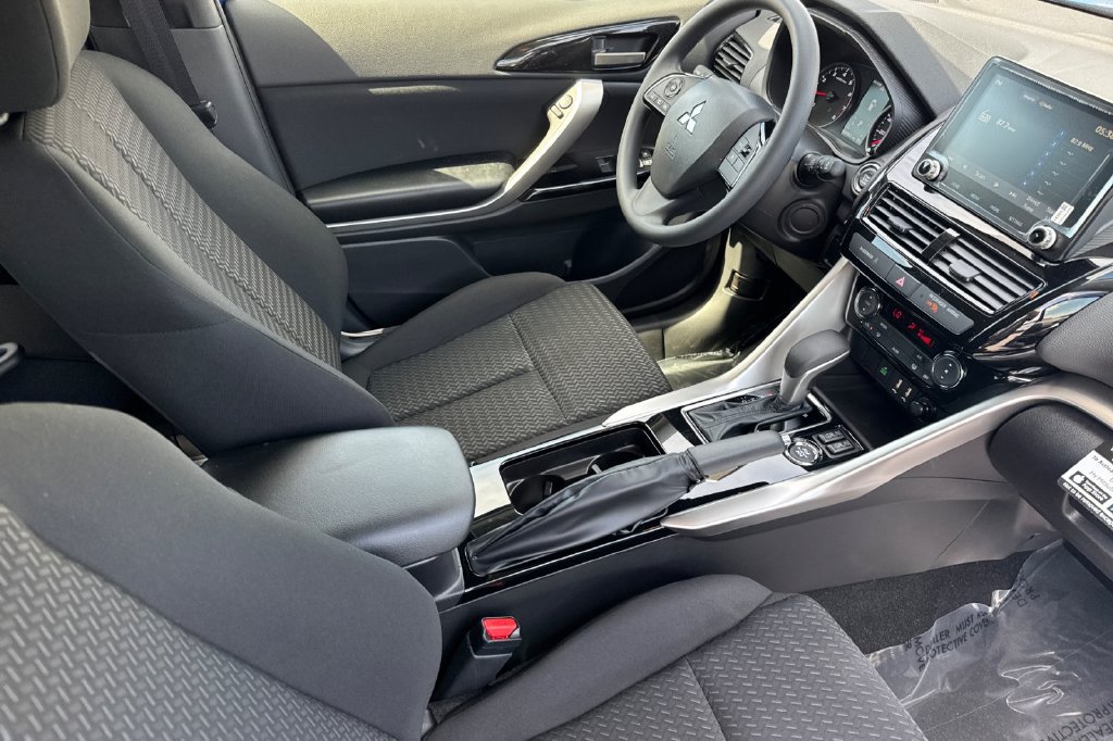 New 2026 Mitsubishi Eclipse Cross LE AWD/4WD image 17