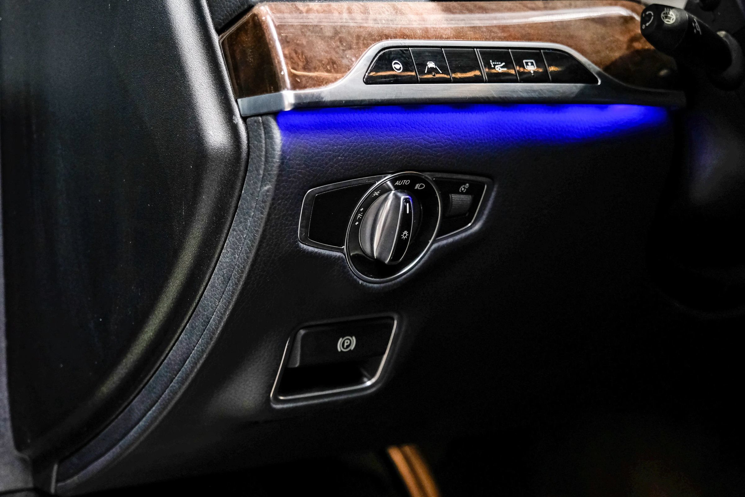 Used 2018 Mercedes-Benz S 560 4MATIC Sedan image 24