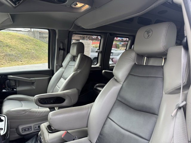 Used 2022 Chevrolet Express 2500 w/ Enhanced Convenience Package image 9