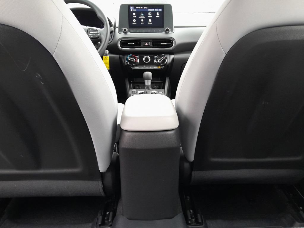 Used 2022 Hyundai Kona SE image 31