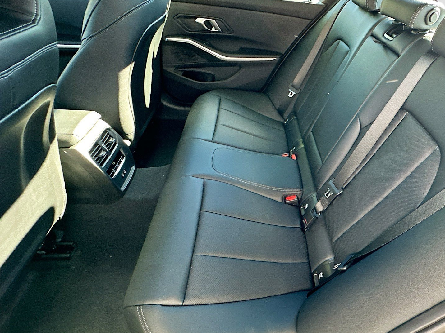 New 2026 BMW 330i Sedan w/ M Sport Package RWD image 20