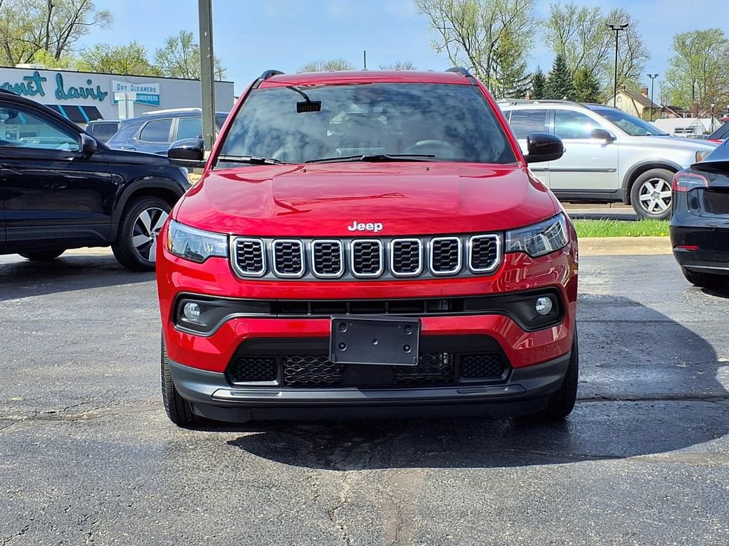 Used 2025 Jeep Compass Latitude AWD/4WD image 20
