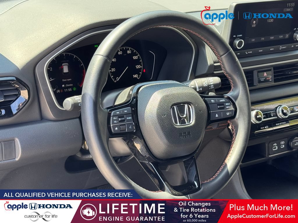 Used 2025 Honda Pilot Sport image 10