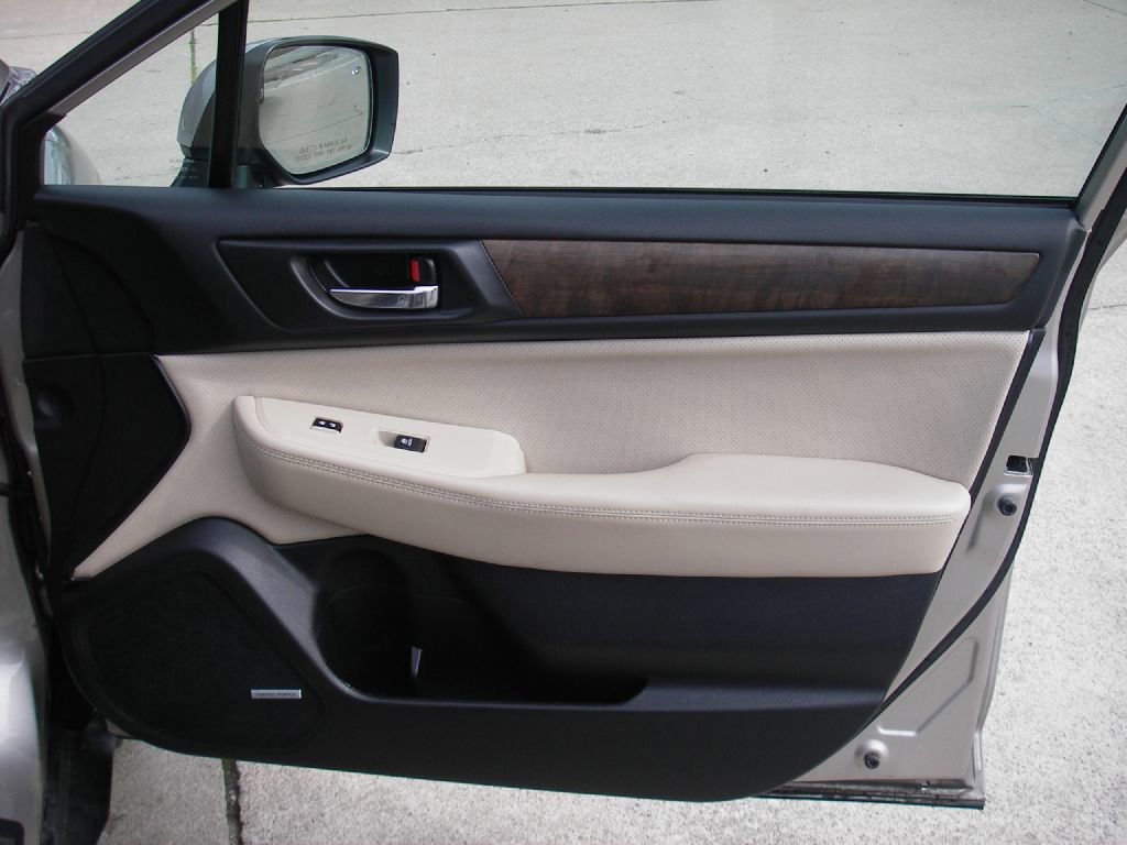 Used 2017 Subaru Outback 2.5i Limited AWD/4WD image 36