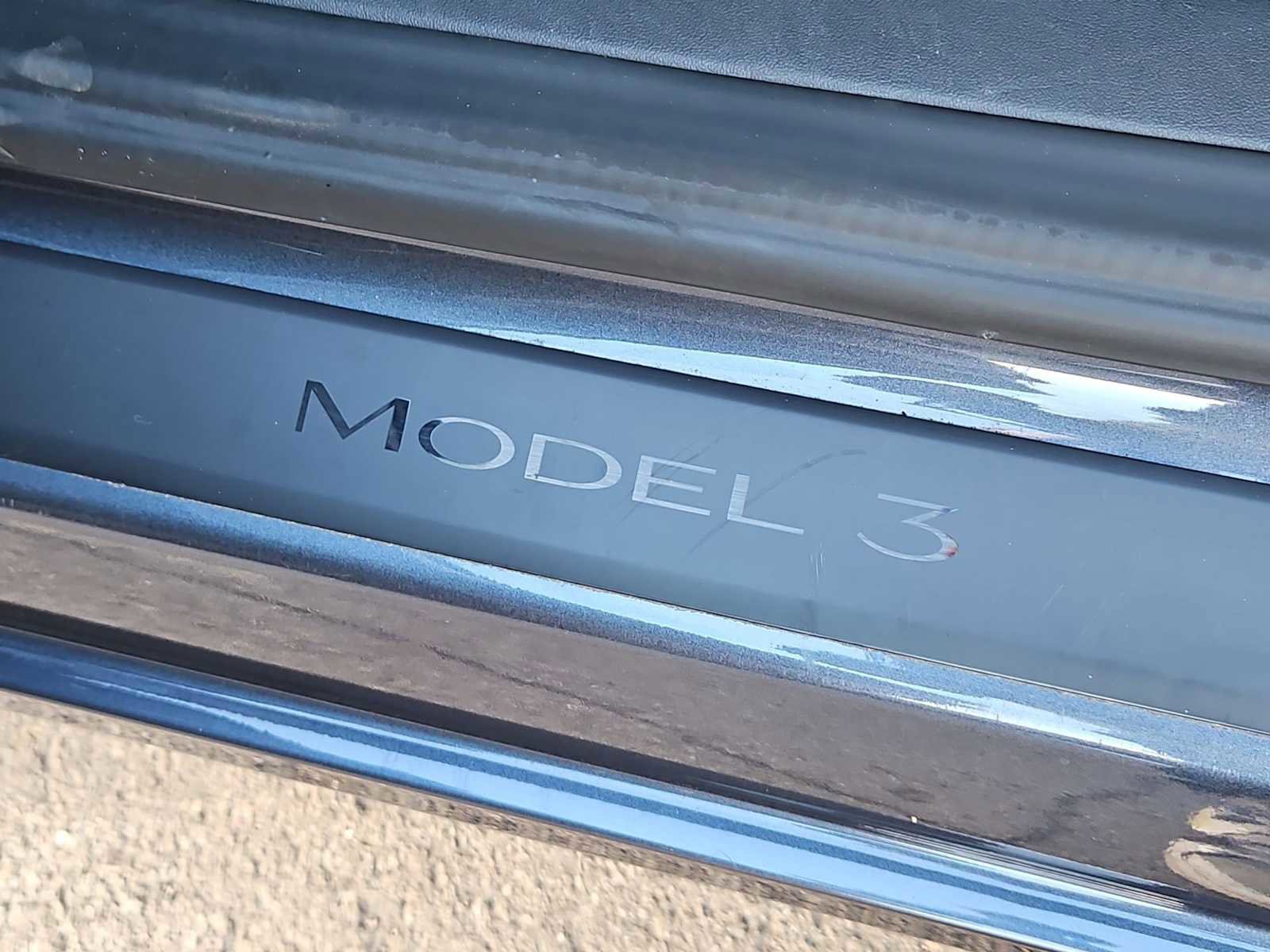 Used 2023 Tesla Model 3 Standard Range image 12