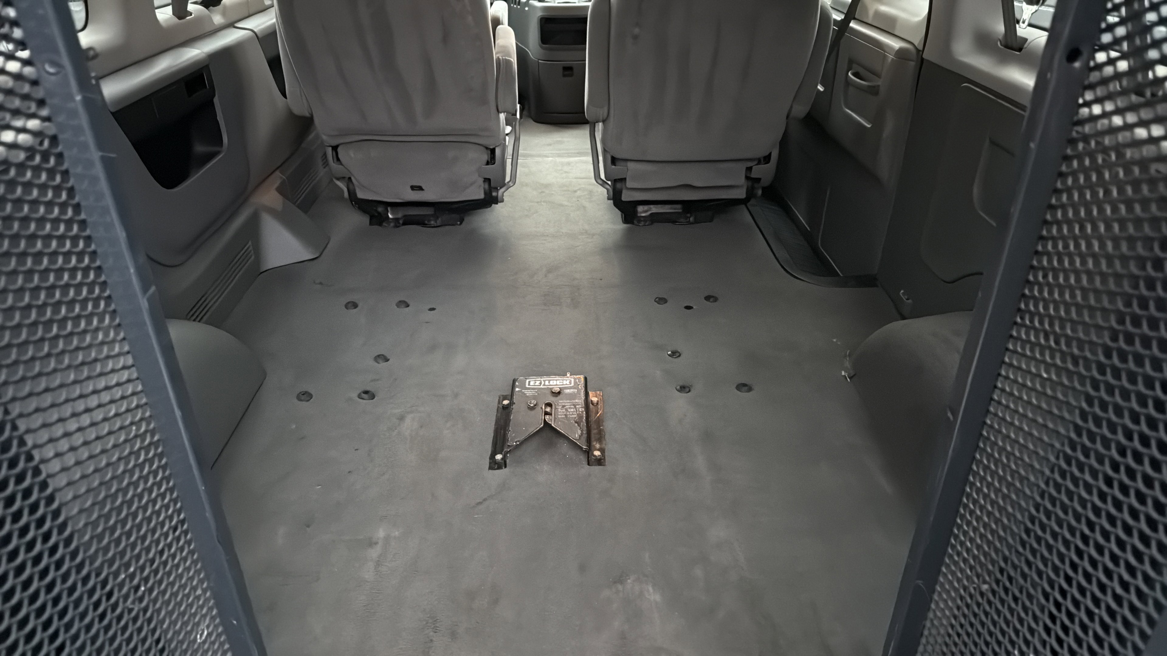 Used 2006 Ford E-150 and Econoline 150 Wagon image 24