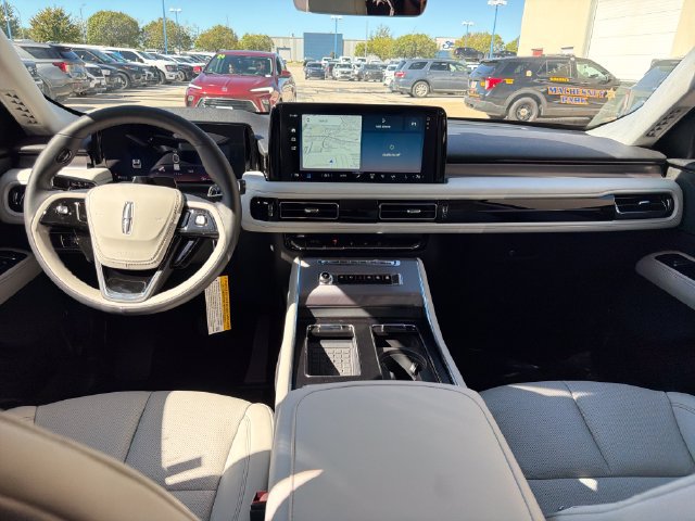 New 2027 Lincoln Aviator AWD image 18