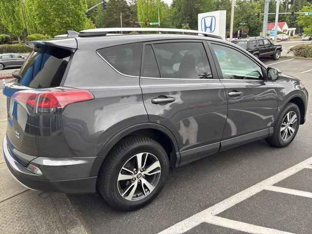 Used 2016 Toyota RAV4 XLE AWD/4WD image 6