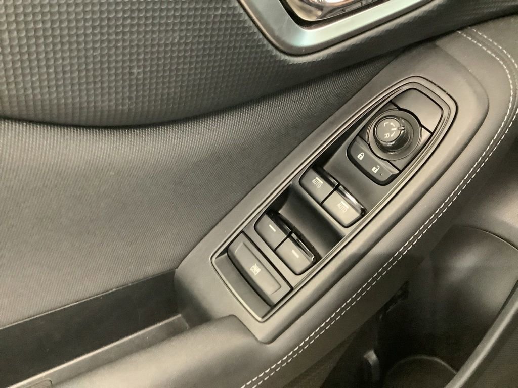 Used 2023 Subaru Forester Premium AWD/4WD image 9