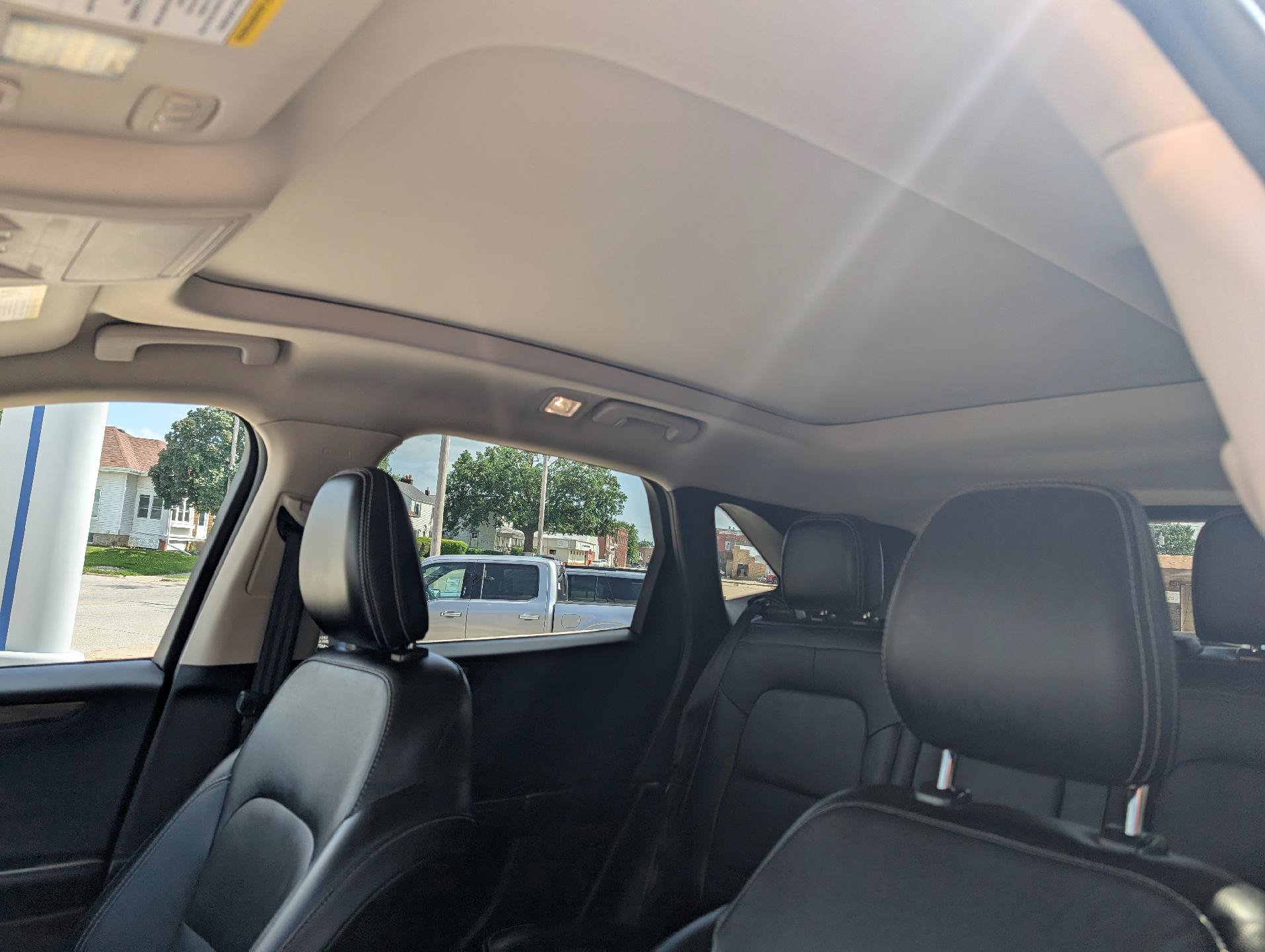 Used 2020 Ford Escape Titanium AWD/4WD image 29