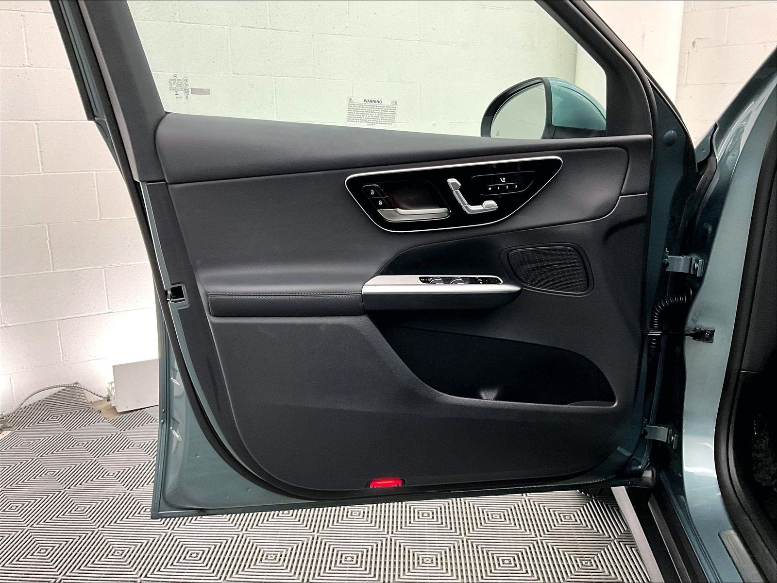 Certified 2025 Mercedes-Benz GLC 350e 4MATIC image 24