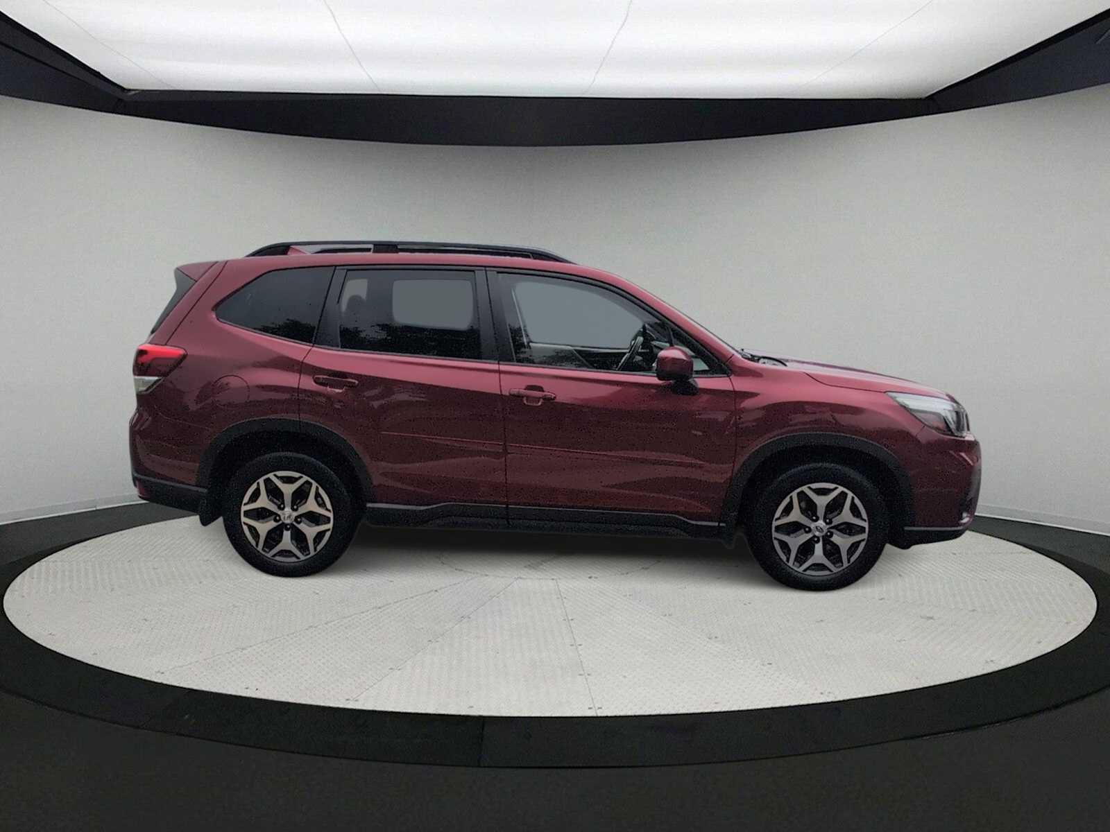 Used 2020 Subaru Forester Premium AWD/4WD image 9
