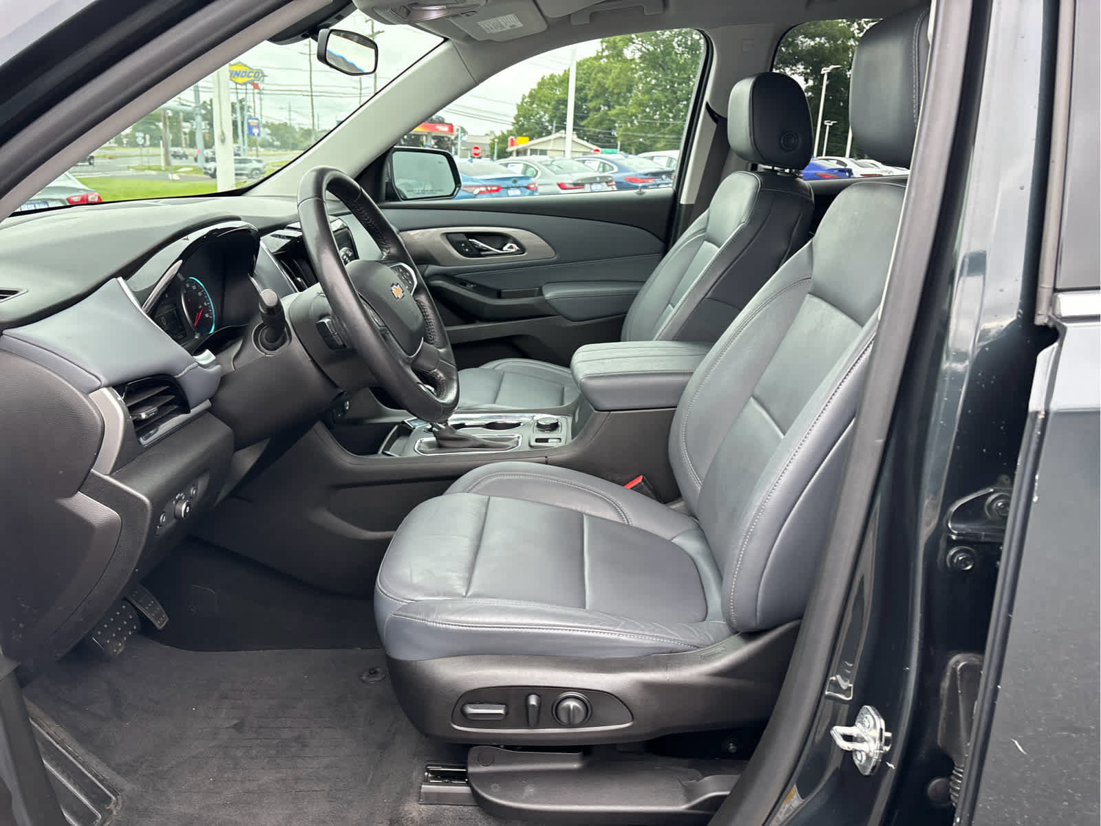 Certified 2019 Chevrolet Traverse LT w/ LPO, Floor Liner Package AWD/4WD image 8