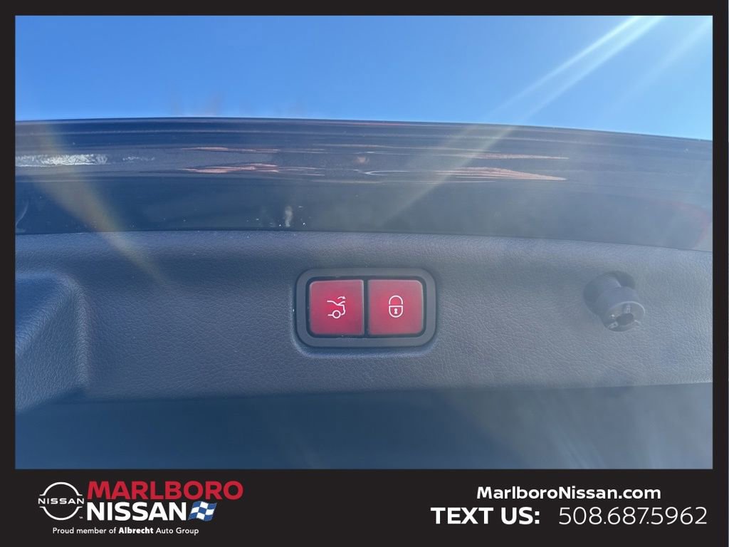 Used 2023 Mercedes-Benz C 300 4MATIC Sedan image 14