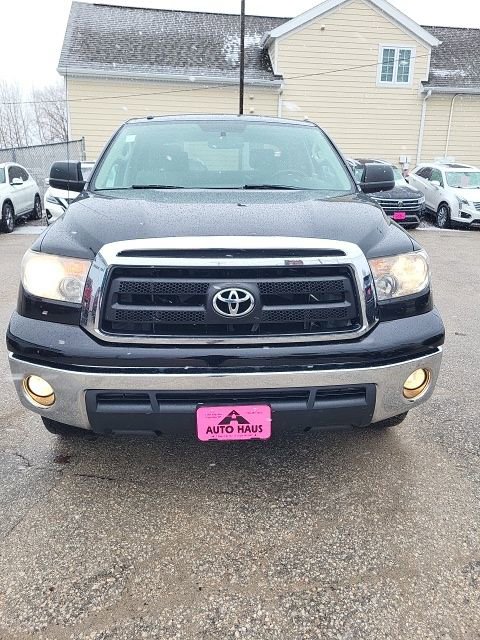 Used 2013 Toyota Tundra 4x4 CrewMax w/ Tow Pkg image 20