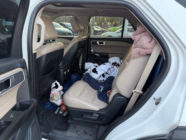 Used 2020 Ford Explorer XLT w/ Equipment Group 202A image 5