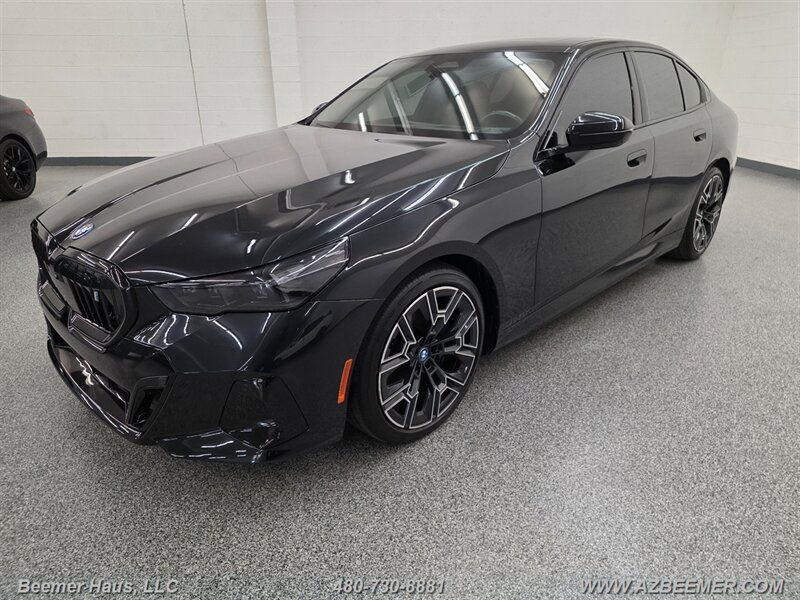 Used 2024 BMW i5 eDrive40i w/ M Sport Package RWD image 2