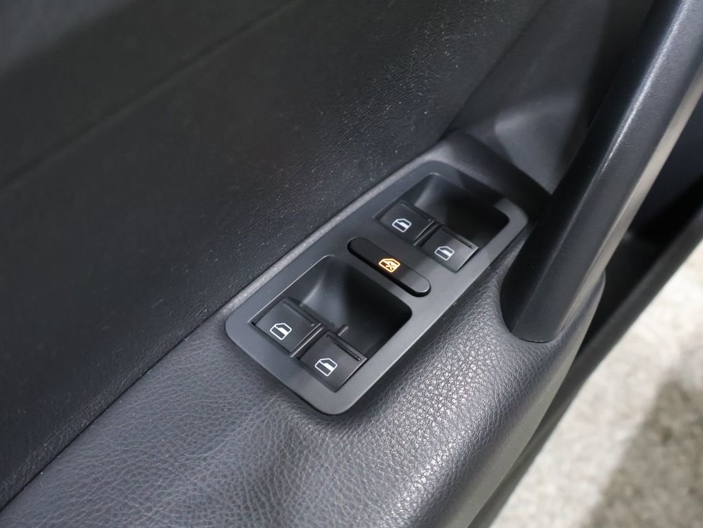 Used 2015 Volkswagen Passat 1.8T S image 13