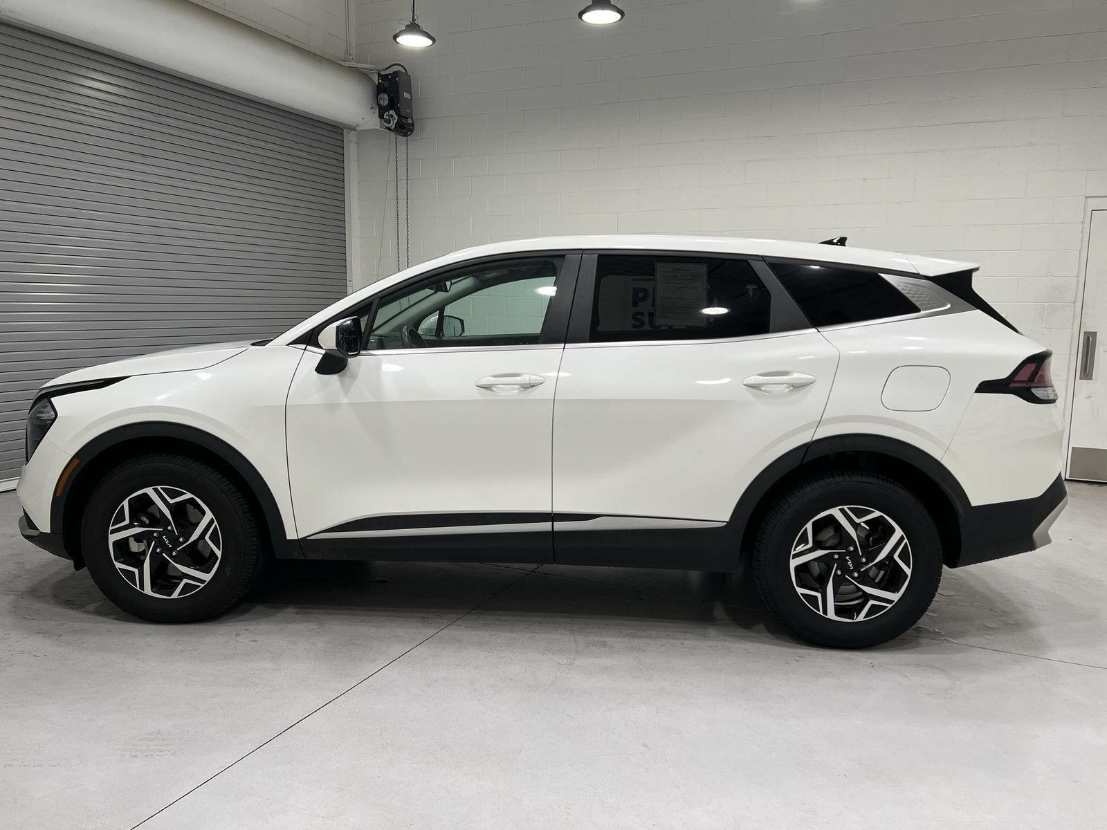 Used 2023 Kia Sportage LX AWD/4WD image 5