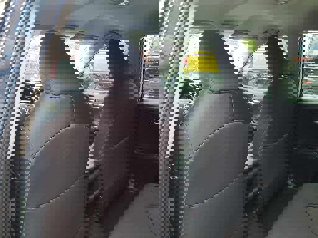 Used 2020 Toyota Camry LE image 11