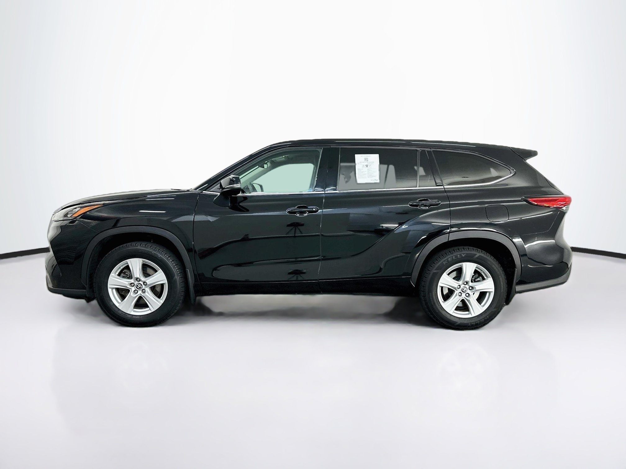 Used 2020 Toyota Highlander L AWD/4WD image 4