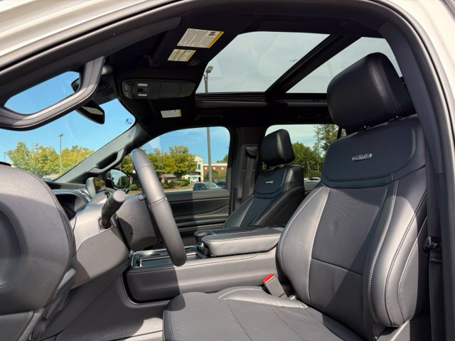 Used 2025 Ford Expedition Platinum w/ Stealth Performance Package AWD/4WD image 21