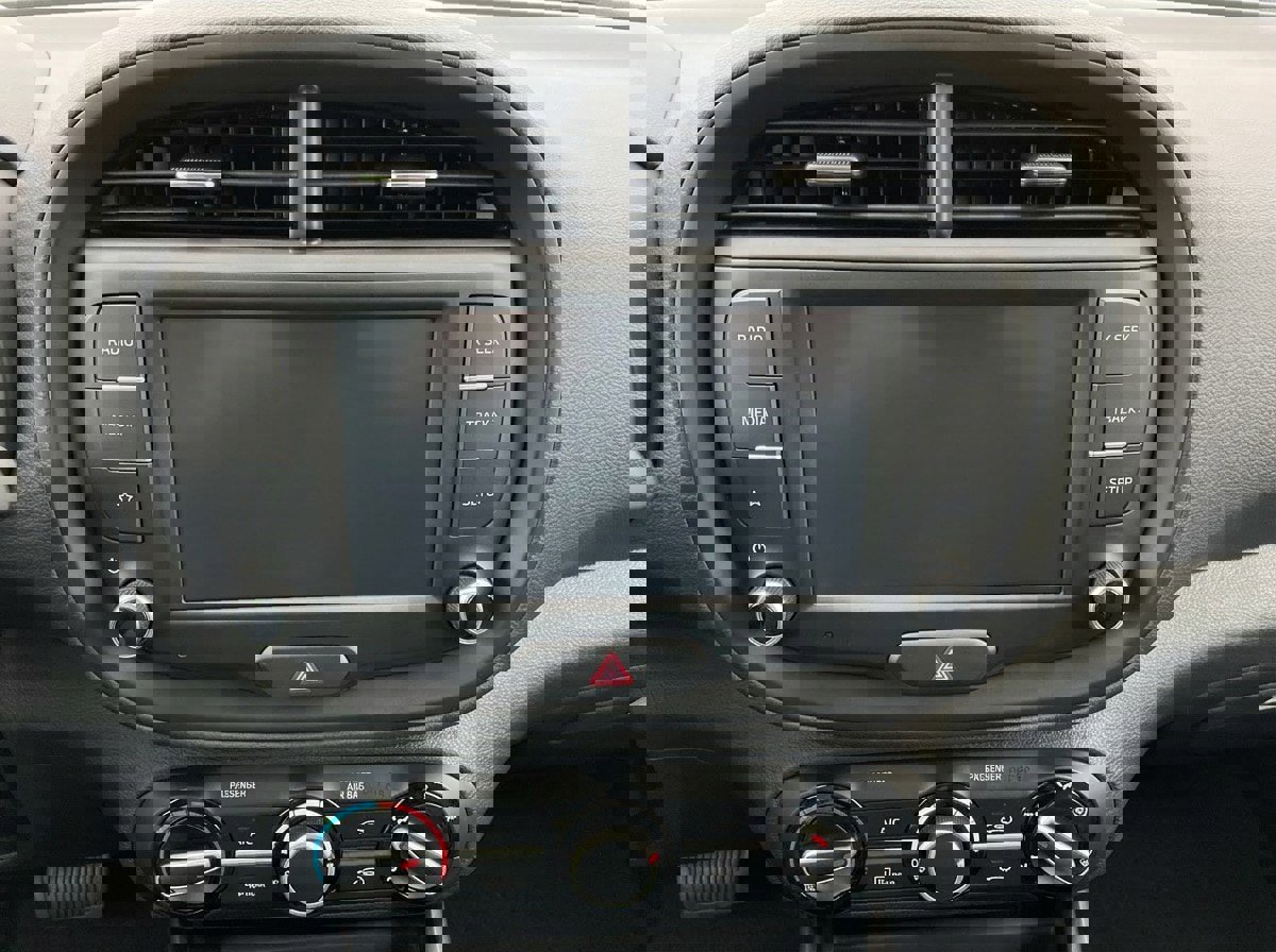 Used 2025 Kia Soul LX w/ LX Technology Package FWD image 14