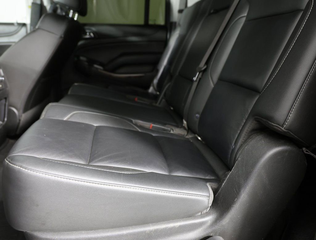 Used 2019 Chevrolet Suburban LT image 2