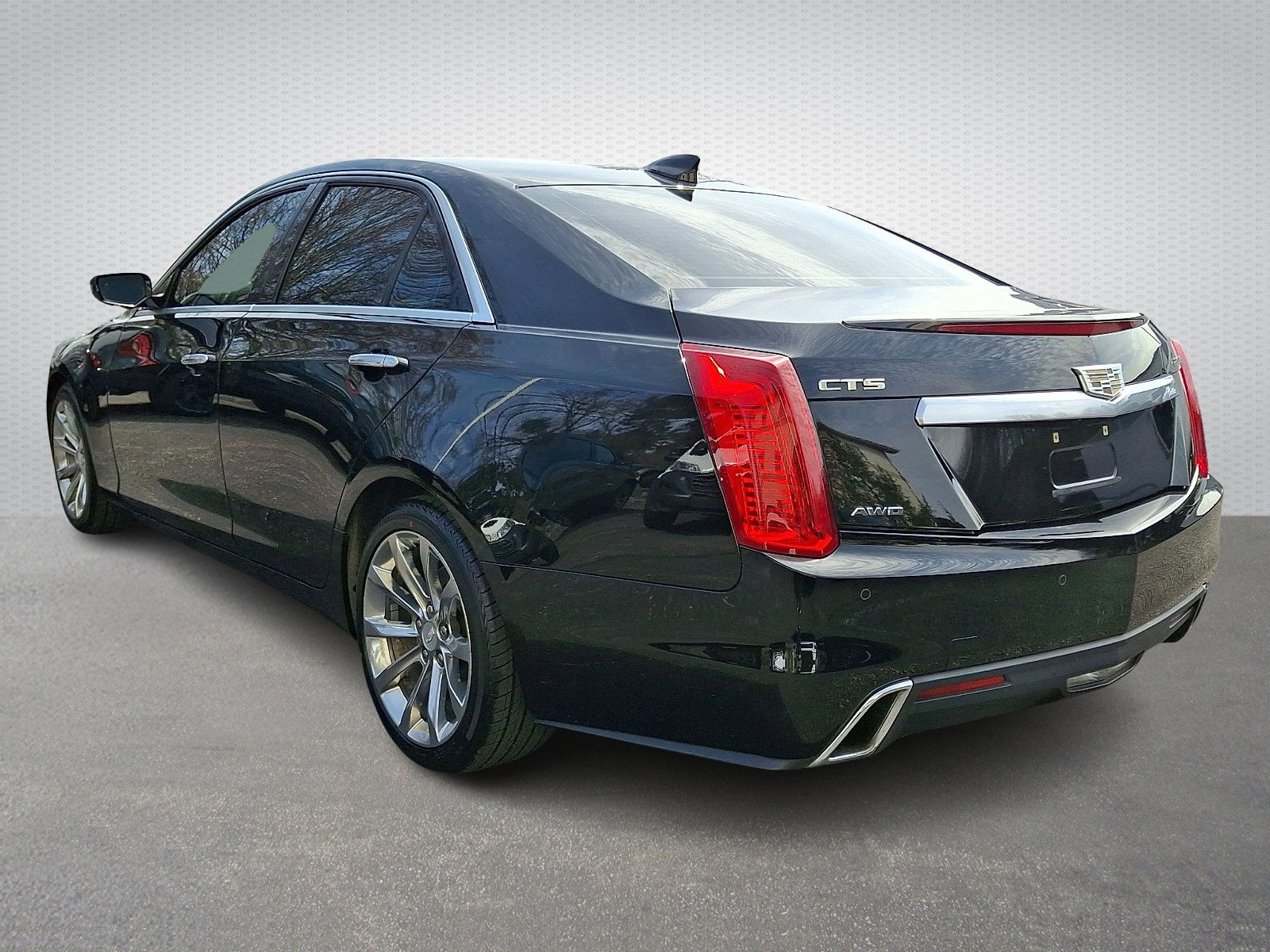 Used 2018 Cadillac CTS Luxury image 4