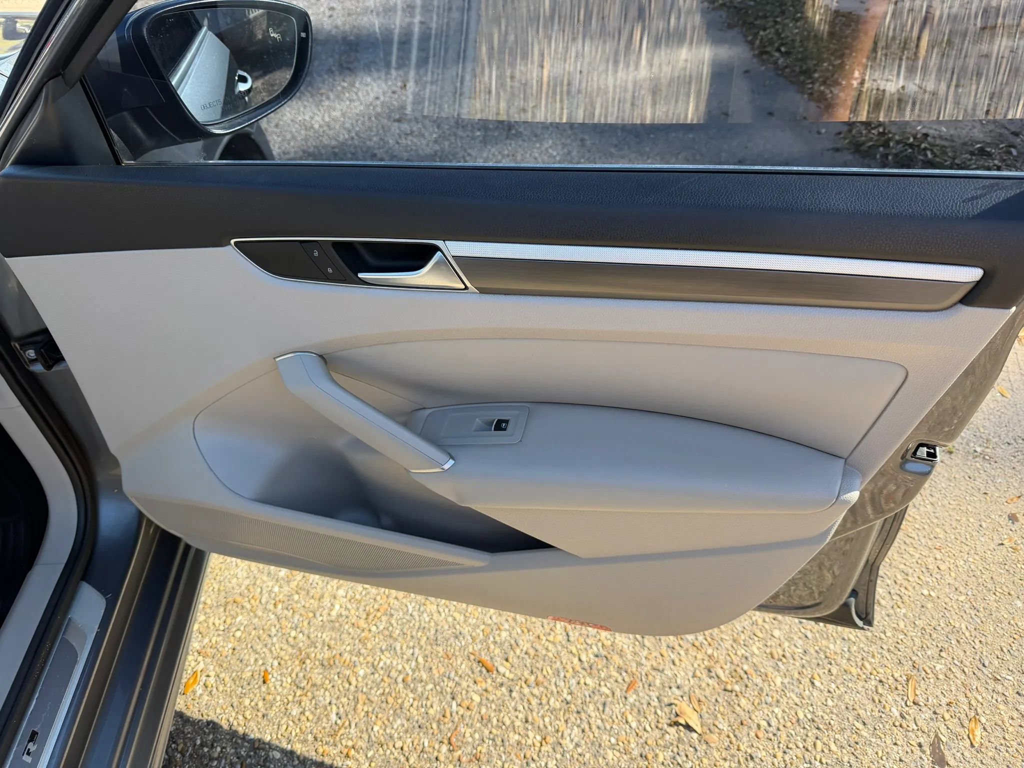 Used 2017 Volkswagen Passat 1.8T R-Line image 9