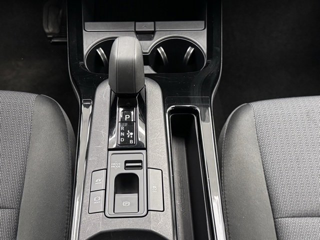 Used 2024 Toyota Prius LE image 32